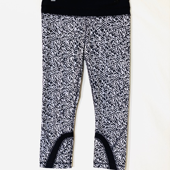 Lululemon Capri Tights - Picture 1 of 4